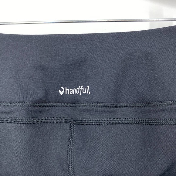 Handful Black Crop Capri Leggings Pockets - Picture 5 of 6